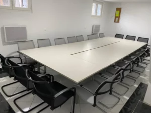 Table de réunion — 20 personnes